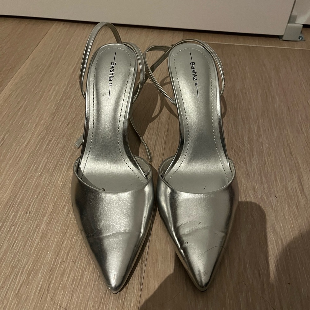 POINTED TOE METALLIC LACE UP HEEL SIZE 39 / US 8.5